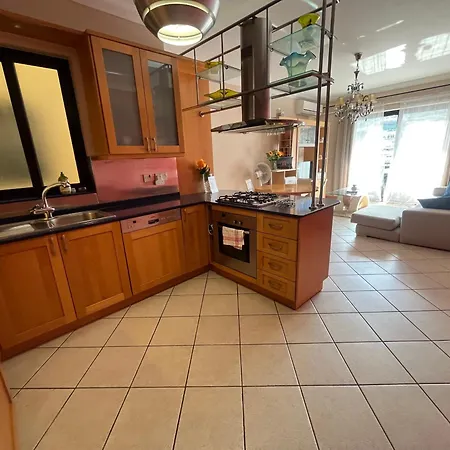 Apartment-brown With Sharing Terrace * Ghadira